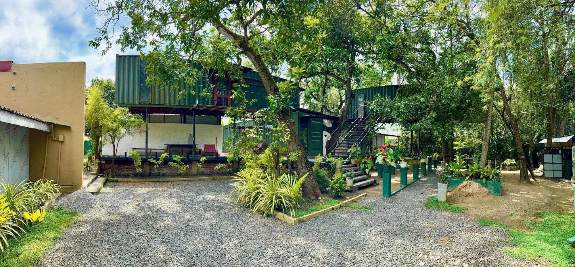 Traveler'S Haven Hostel At Colombo Intl Airport Katunayaka Exterior photo